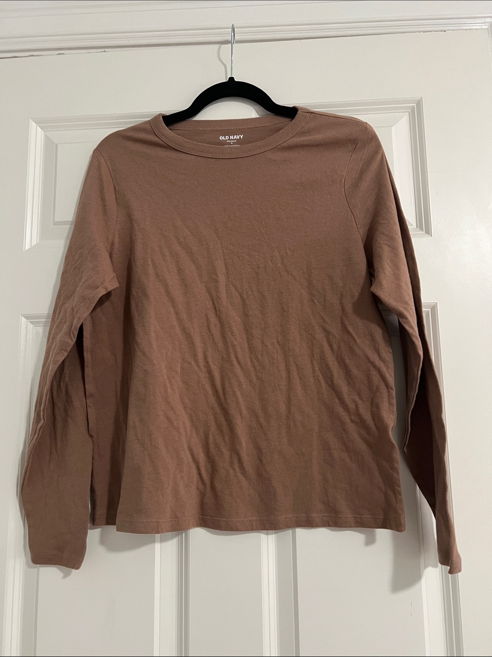 Old Navy Long-Sleeve Crewneck Top in Taupe Brown